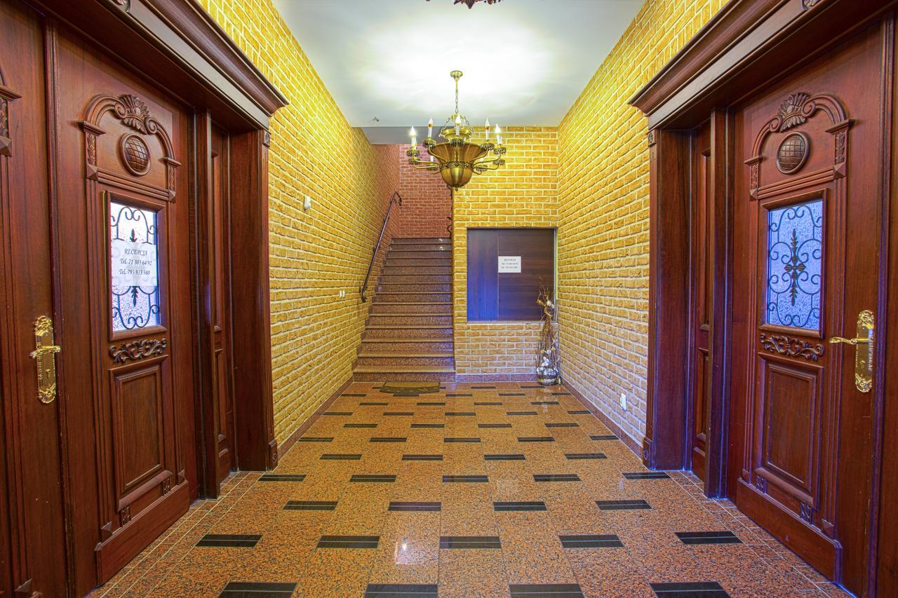 Hotel Roza Kamieniec Wroclawski Exteriör bild