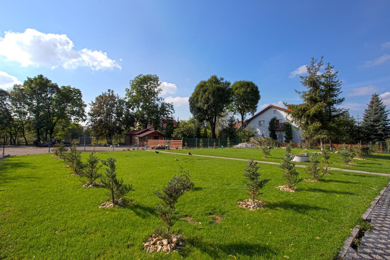 Hotel Roza Kamieniec Wroclawski Exteriör bild