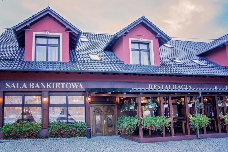 Hotel Roza Kamieniec Wroclawski Exteriör bild